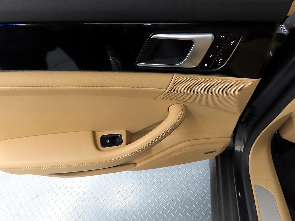 Porsche Panamera - Vista 12