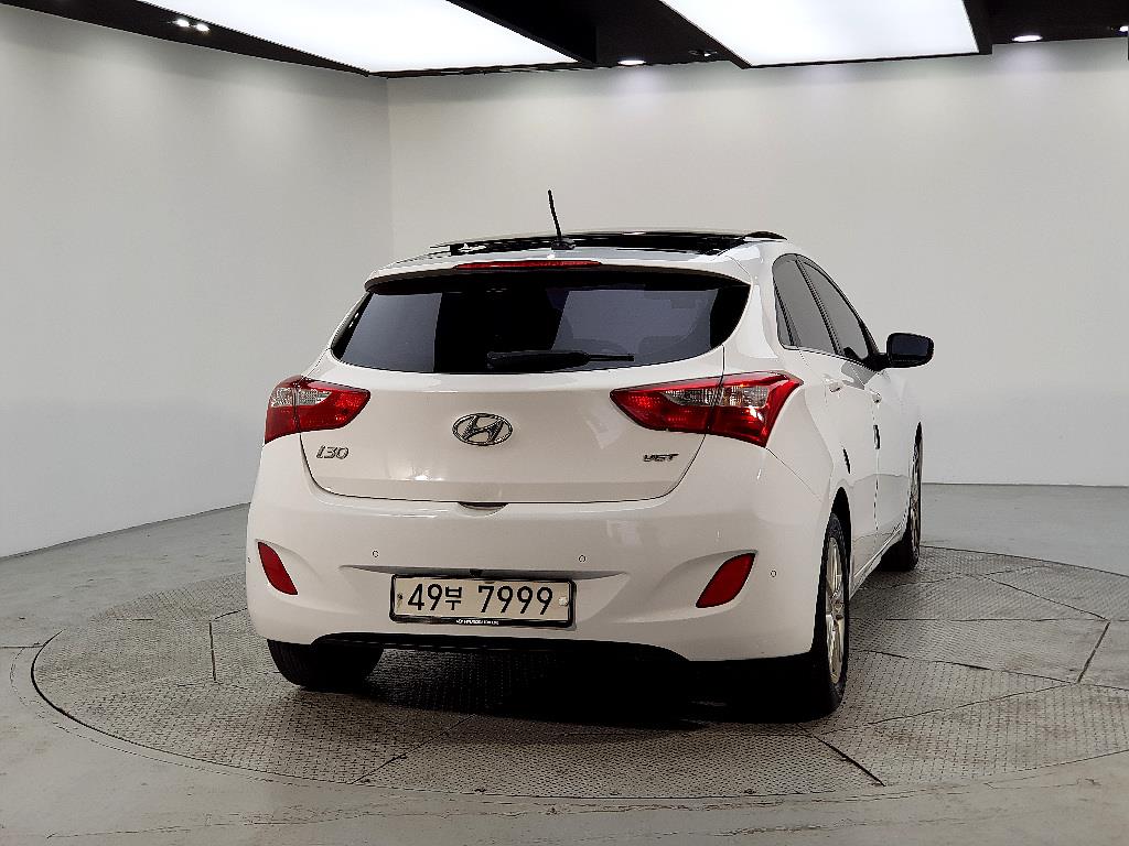 HYUNDAI i30 - Vista 3