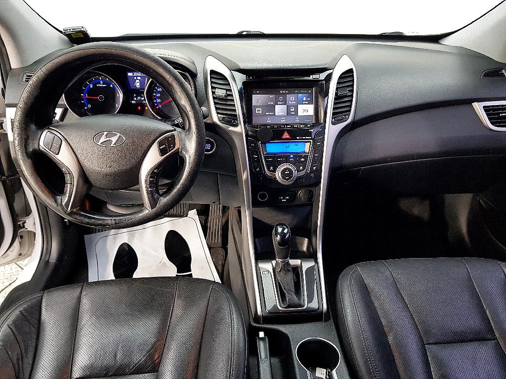 HYUNDAI i30 - Vista 5