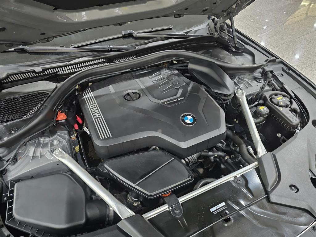 BMW 5 Series - Vista 5