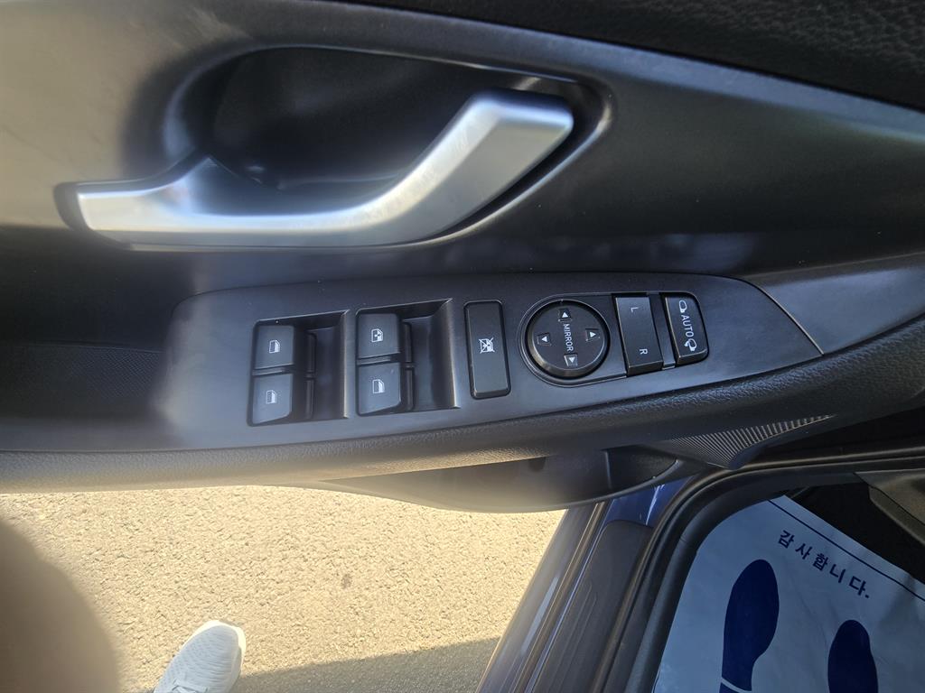 HYUNDAI i30 - Vista 7