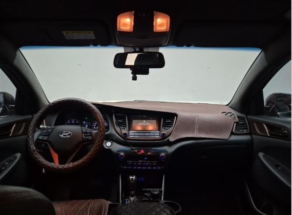 HYUNDAI Tucson - Vista 7