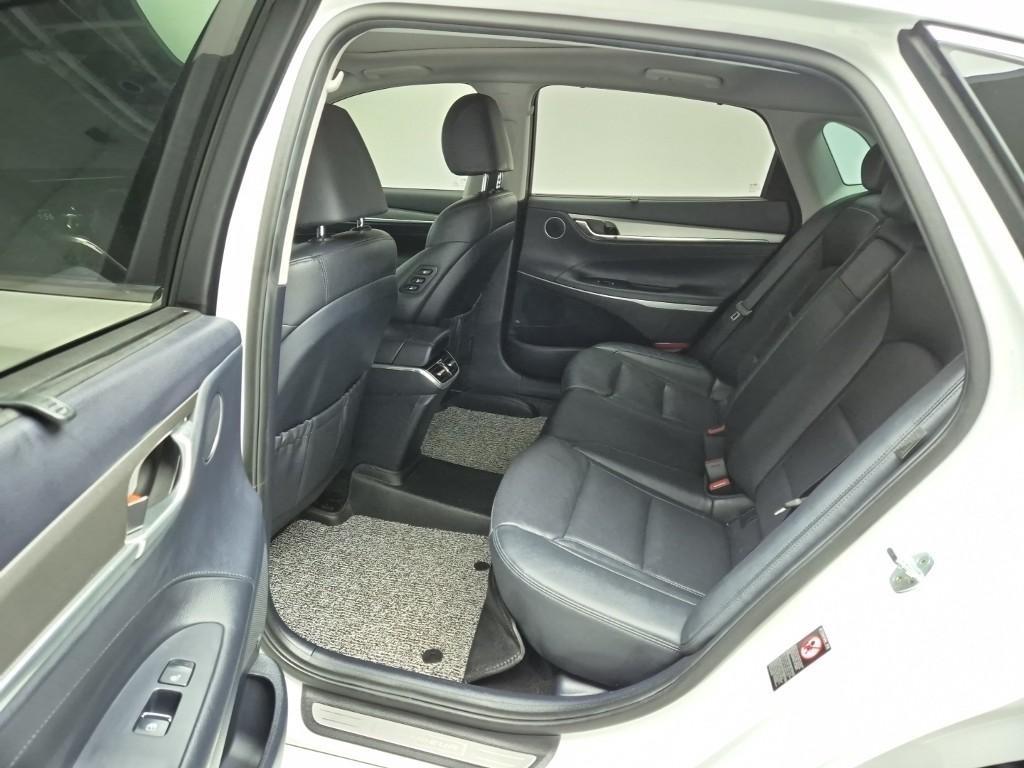 HYUNDAI Grandeur - Vista 12