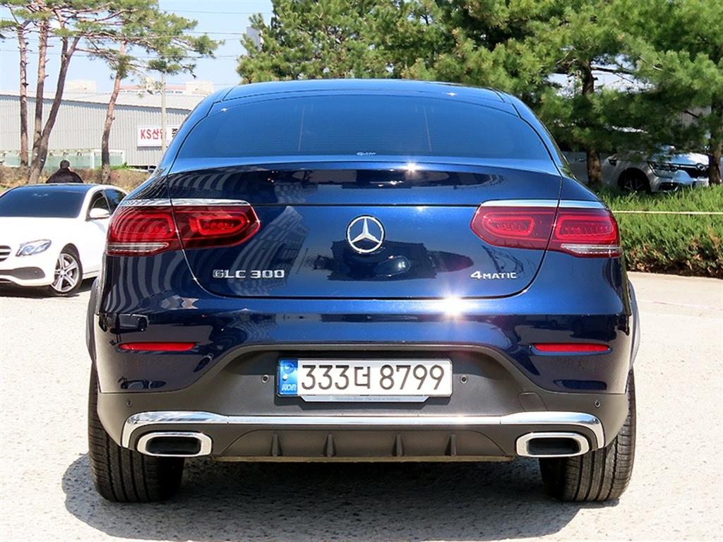 Mercedes Benz GLC Class - Vista 4