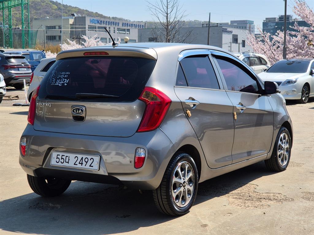 KIA Morning - Vista 4