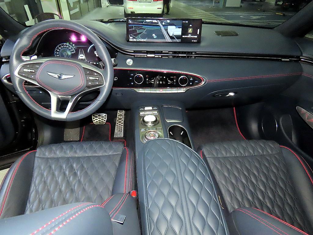 Genesis GV70 - Vista 10