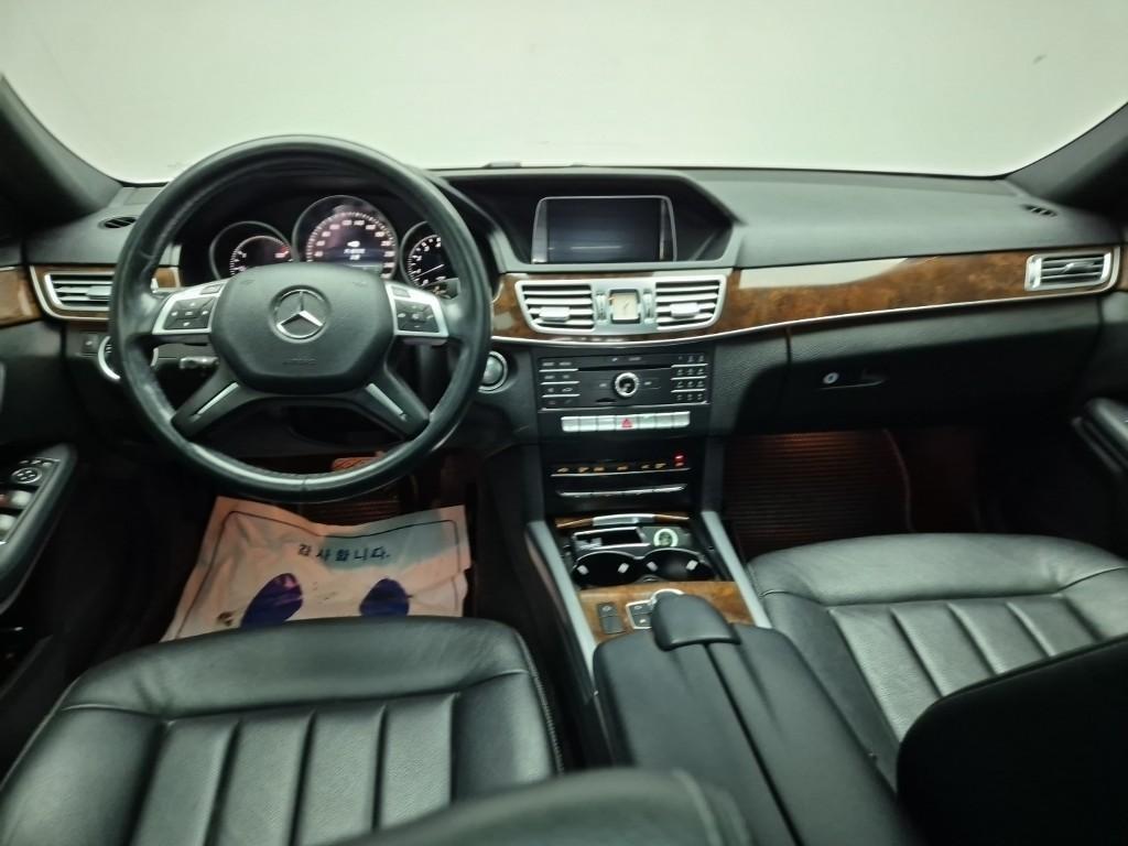 Mercedes Benz E class - Vista 7