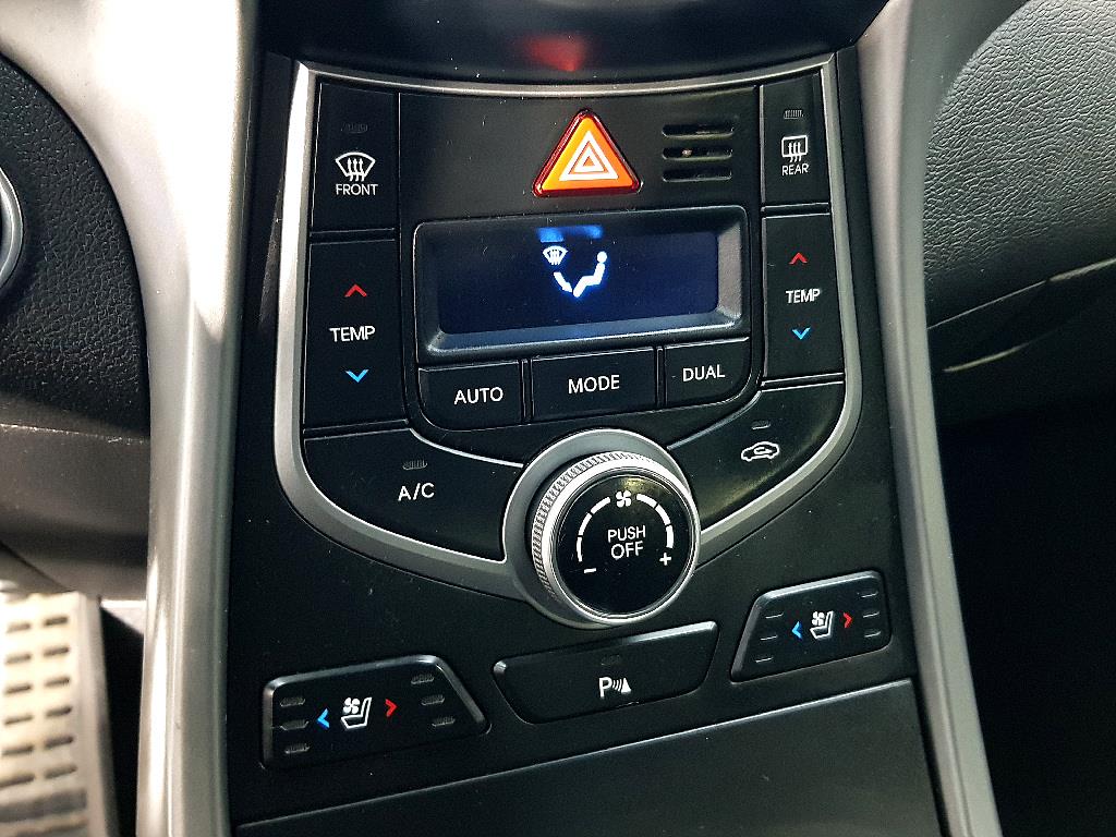 HYUNDAI Avante - Vista 12