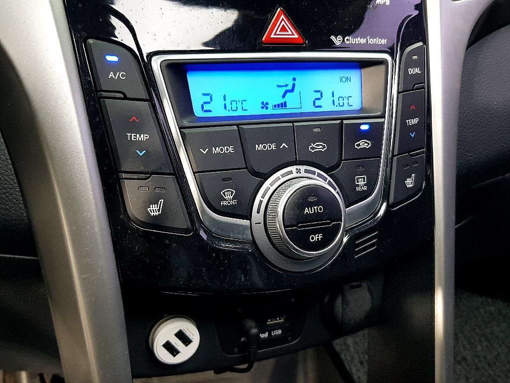 HYUNDAI i30 2012 Blanco - Importación desde Corea - HF Imports Iquique - Foto 13