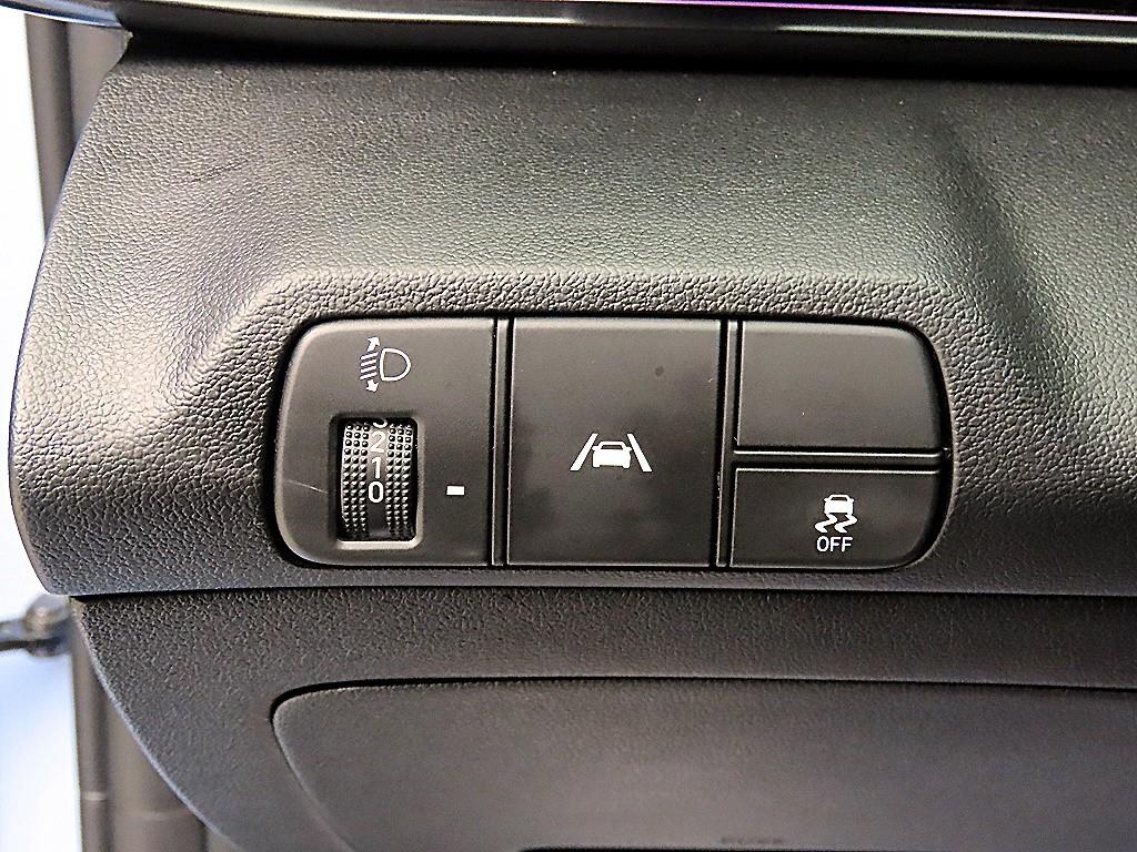 HYUNDAI Avante - Vista 12