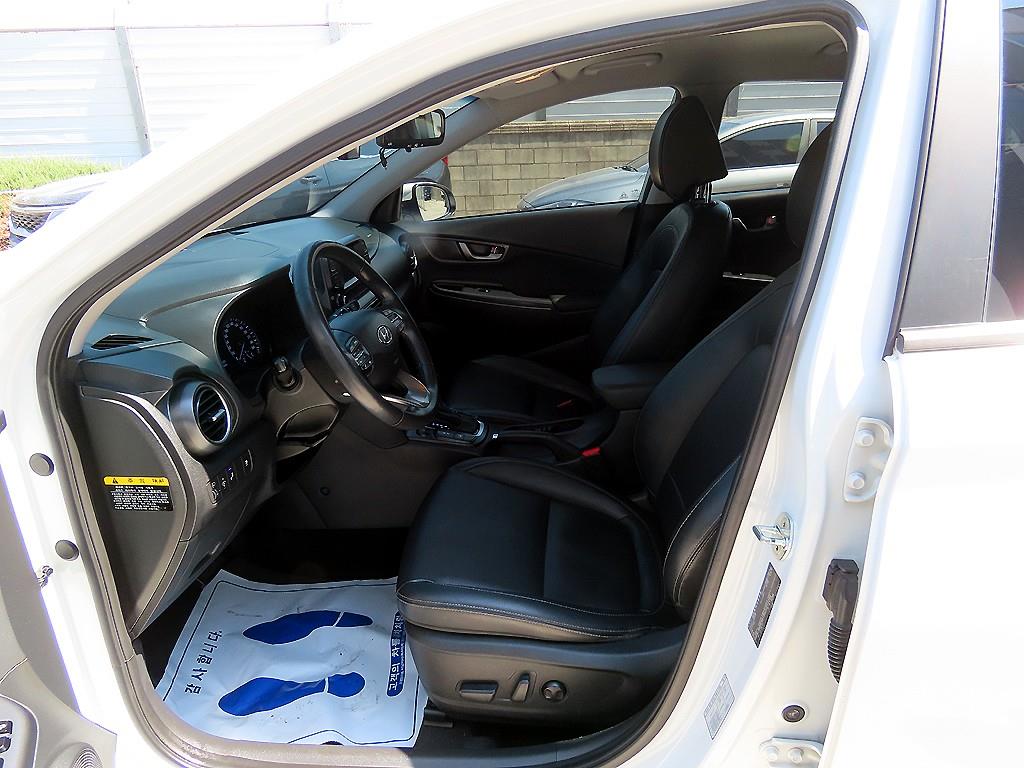 HYUNDAI Kona - Vista 5