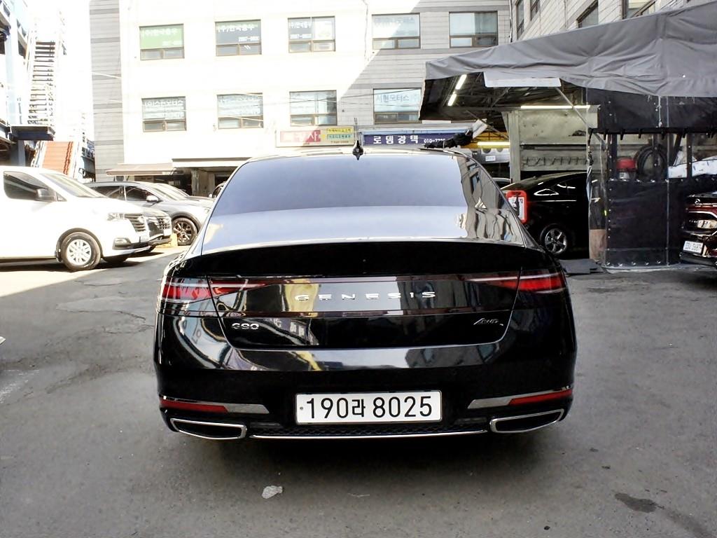 Genesis G90 - Vista 5