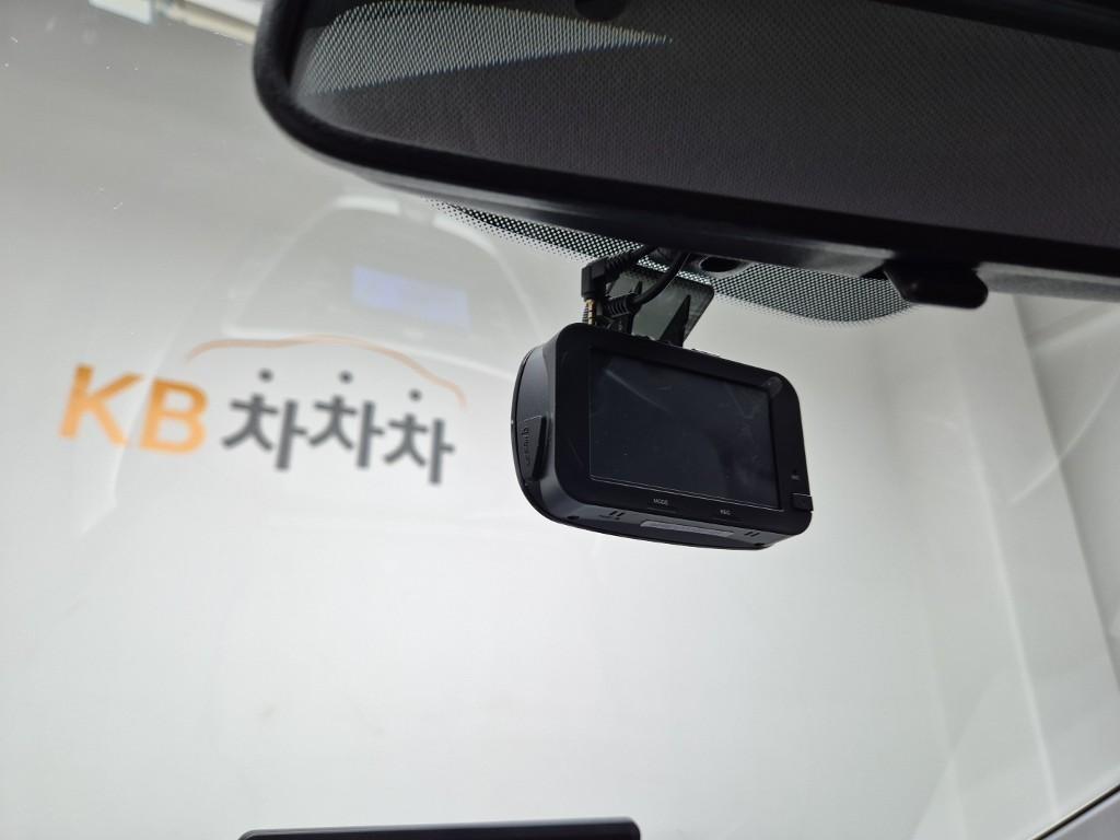 HYUNDAI Avante - Vista 10