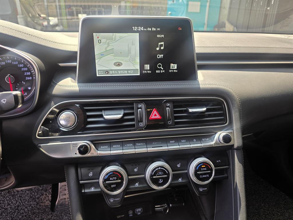 Genesis G70 - Vista 11