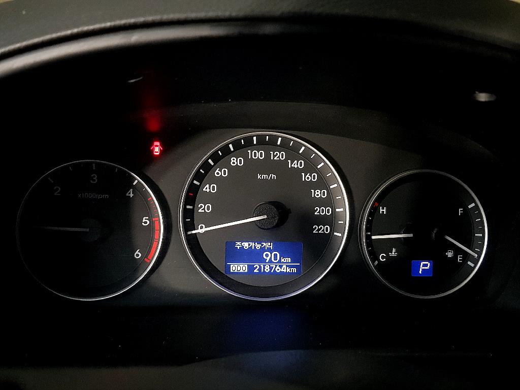 HYUNDAI Starex - Vista 7
