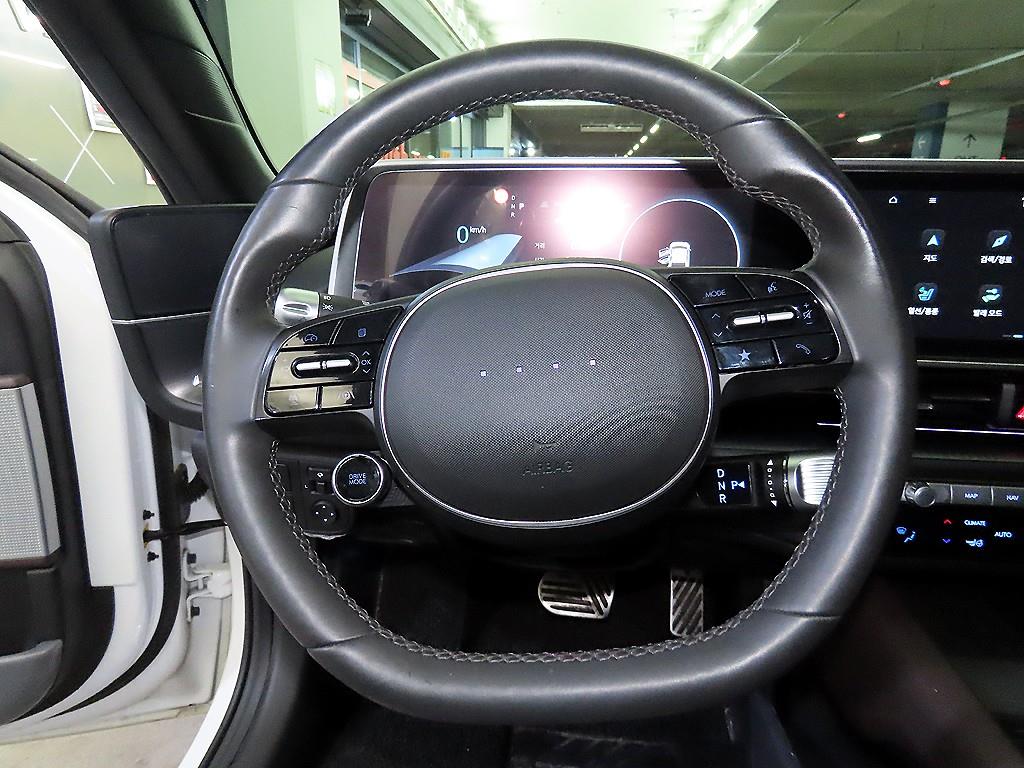 HYUNDAI Ioniq 6 - Vista 8