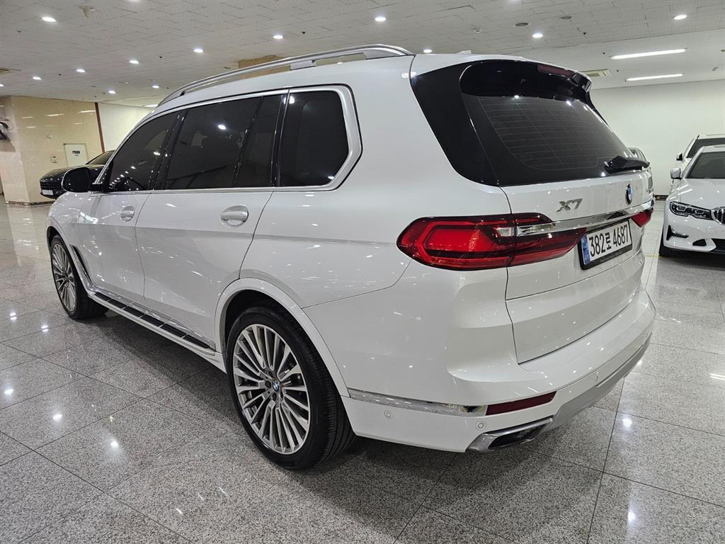 BMW X7 - Vista 3