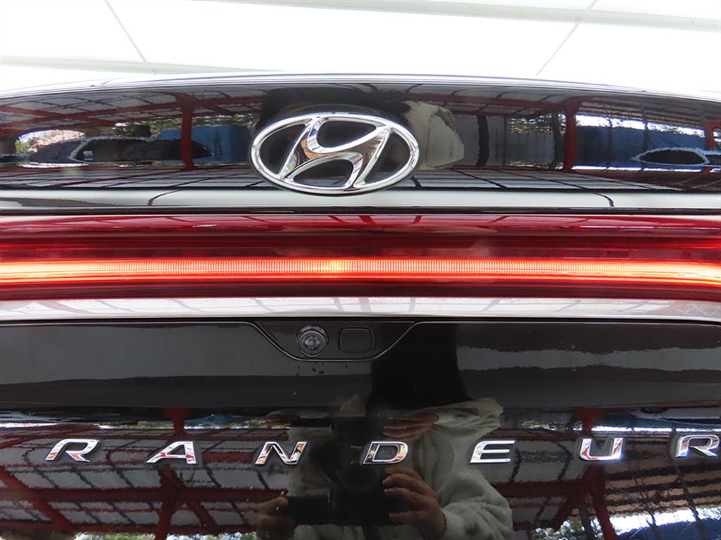 HYUNDAI Grandeur 2017 Negro - Importación desde Corea - HF Imports Iquique - Foto 18