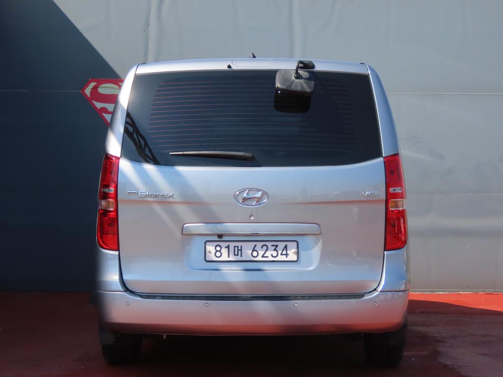 HYUNDAI Starex - Vista 7