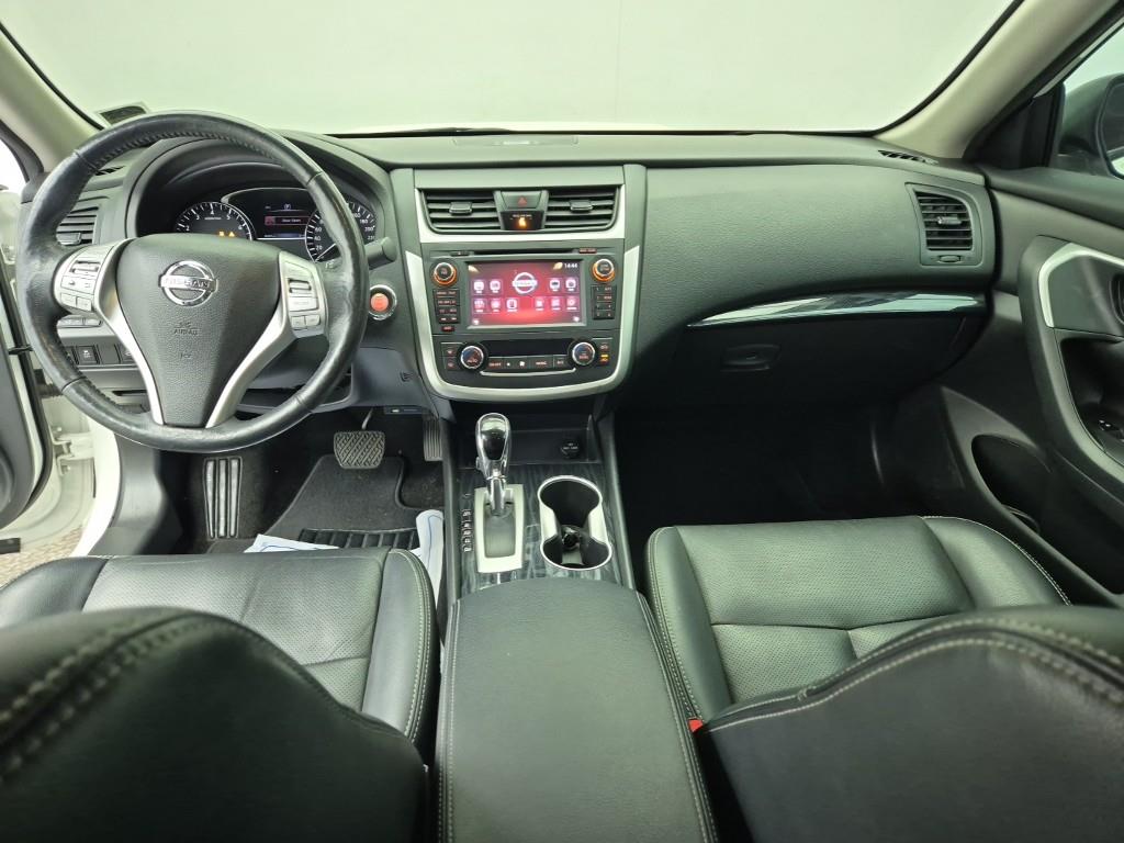 Nissan Altima - Vista 5