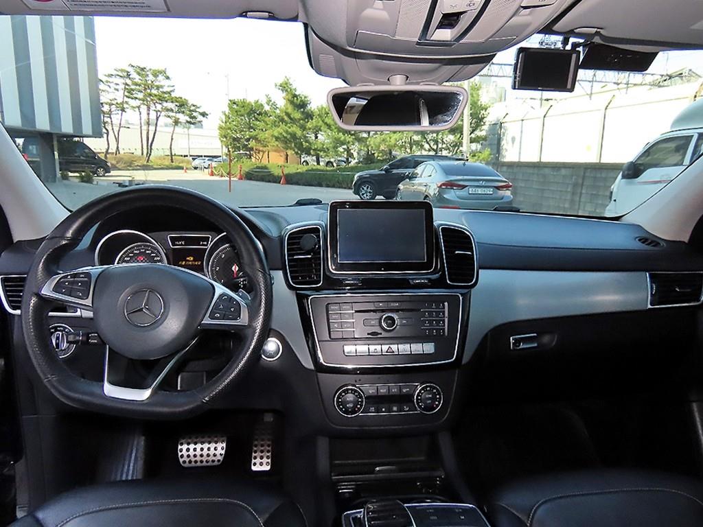 Mercedes Benz GLE Class - Vista 7