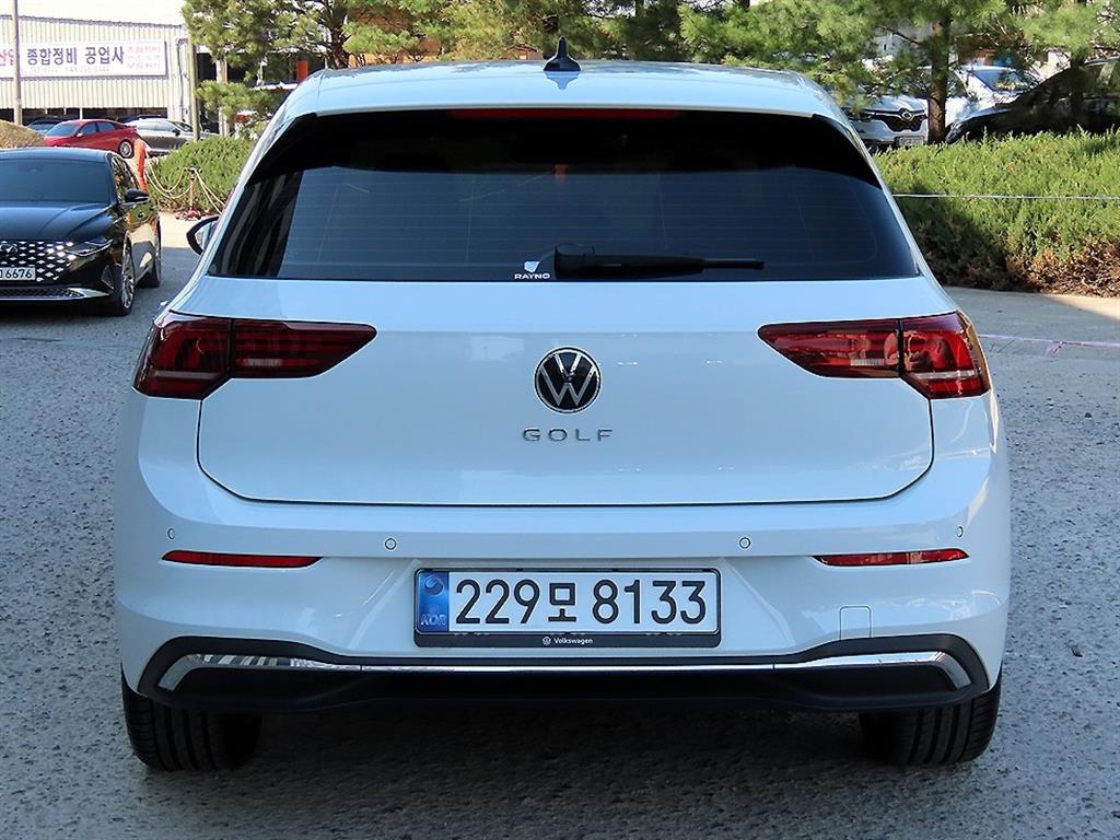 Volkswagen Golf - Vista 4