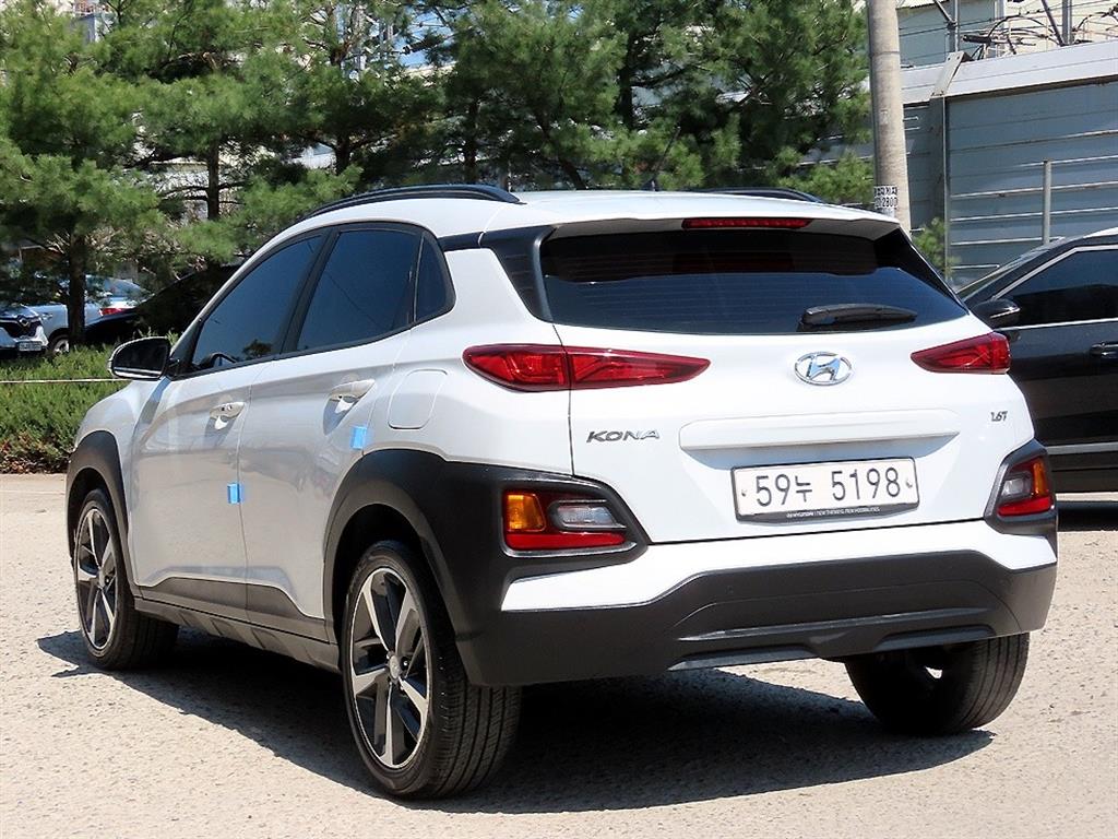 HYUNDAI Kona - Vista 3