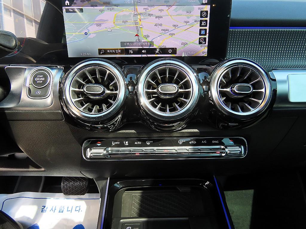 Mercedes Benz GLB Class - Vista 12