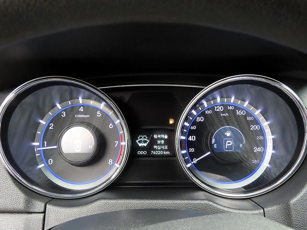 HYUNDAI Sonata - Vista 8