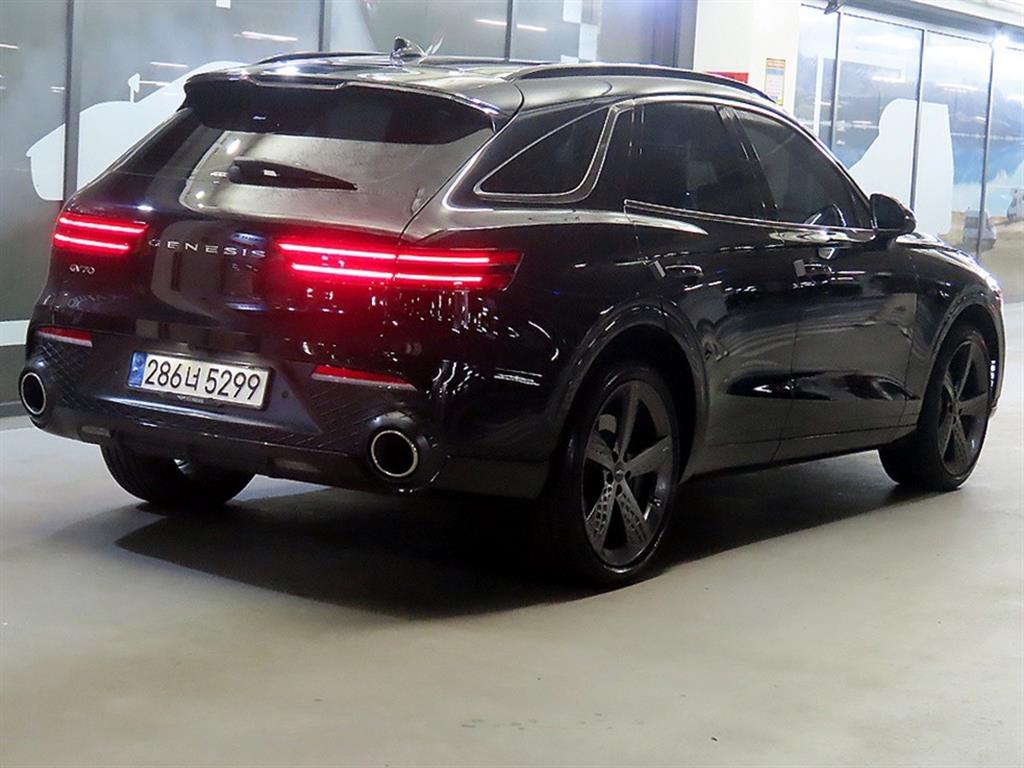 Genesis GV70 - Vista 4