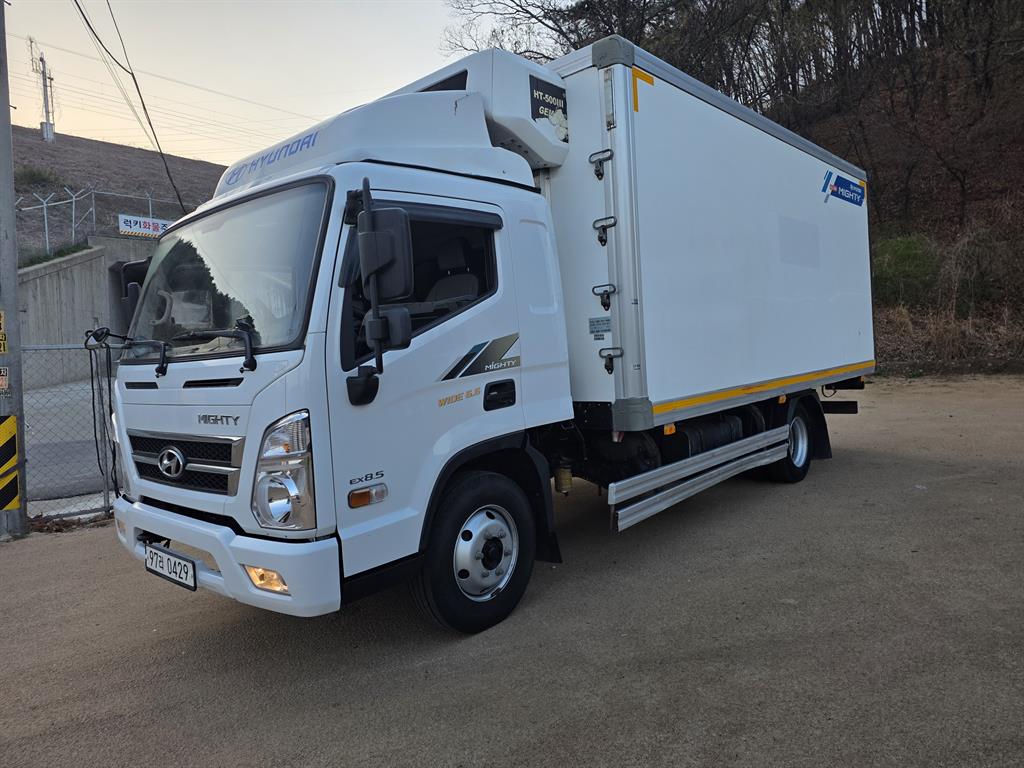 medium and large cargo truck - Vista 2