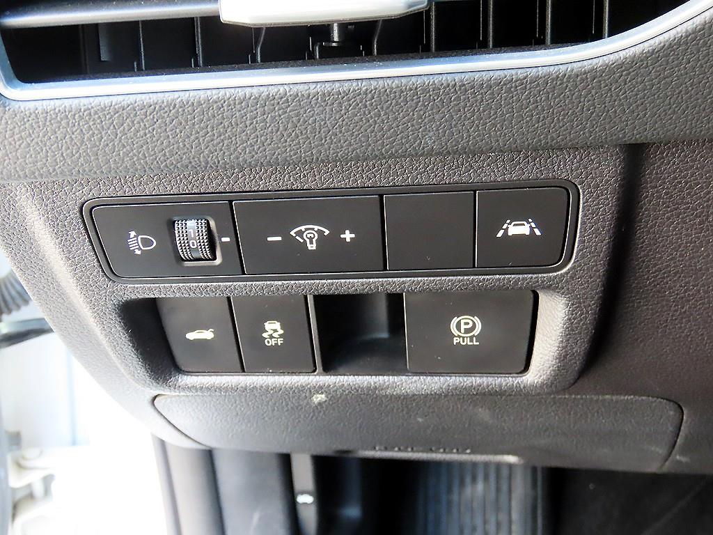 HYUNDAI Sonata - Vista 12