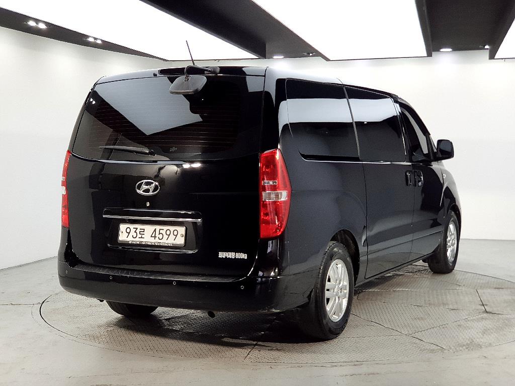 HYUNDAI Starex - Vista 4