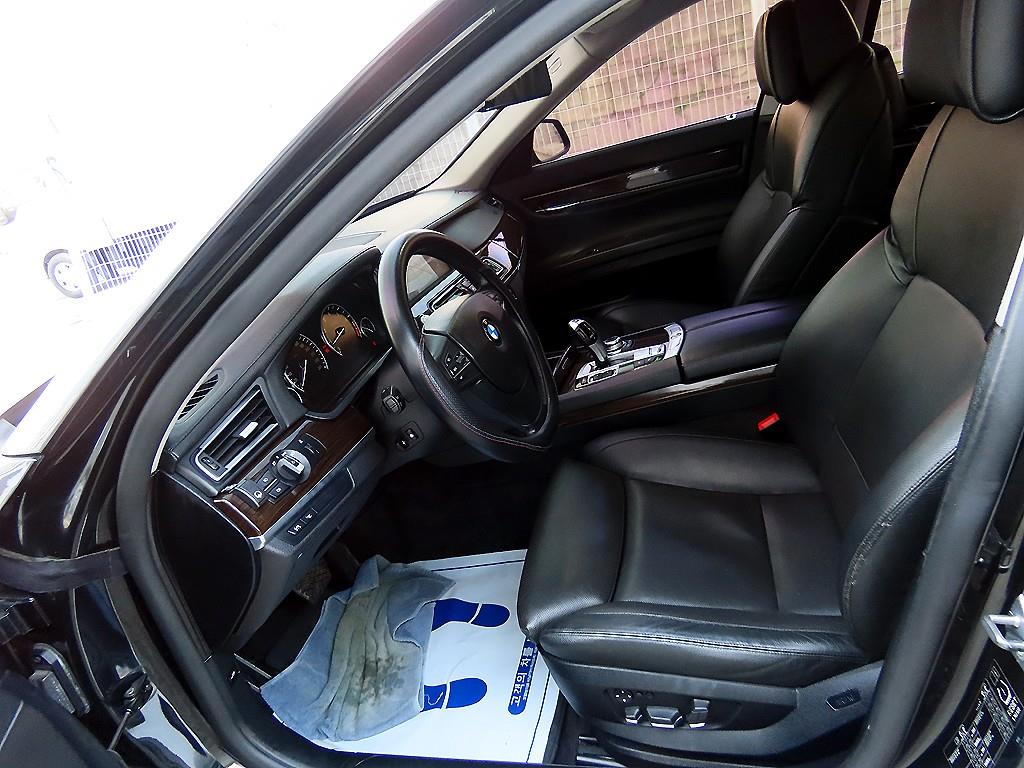 BMW 7 Series - Vista 5