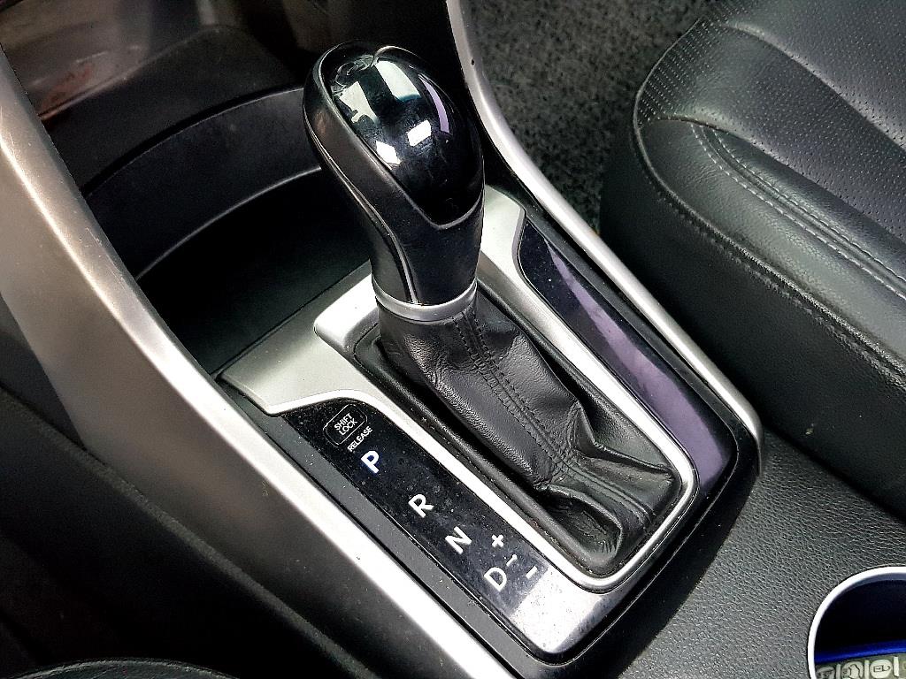 HYUNDAI i30 2012 Blanco - Importación desde Corea - HF Imports Iquique - Foto 14