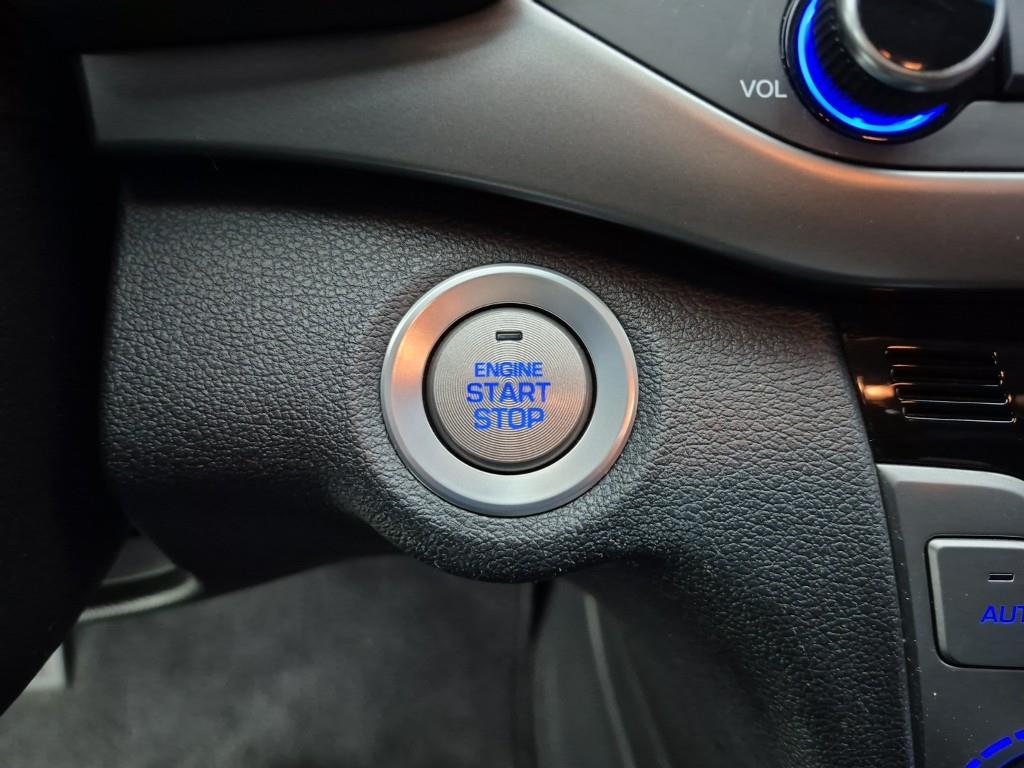 HYUNDAI Avante 2016 Negro - Importación desde Corea - HF Imports Iquique - Foto 19