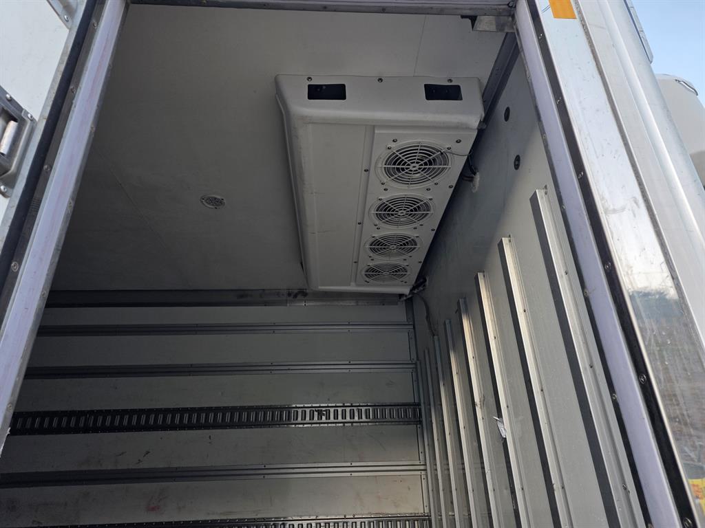 medium and large cargo truck - Vista 7