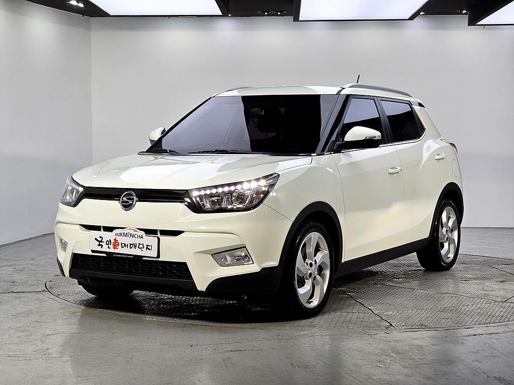 Ssangyong Tivoli 2015 Blanco - Importación desde Corea - HF Imports Iquique - Foto 1