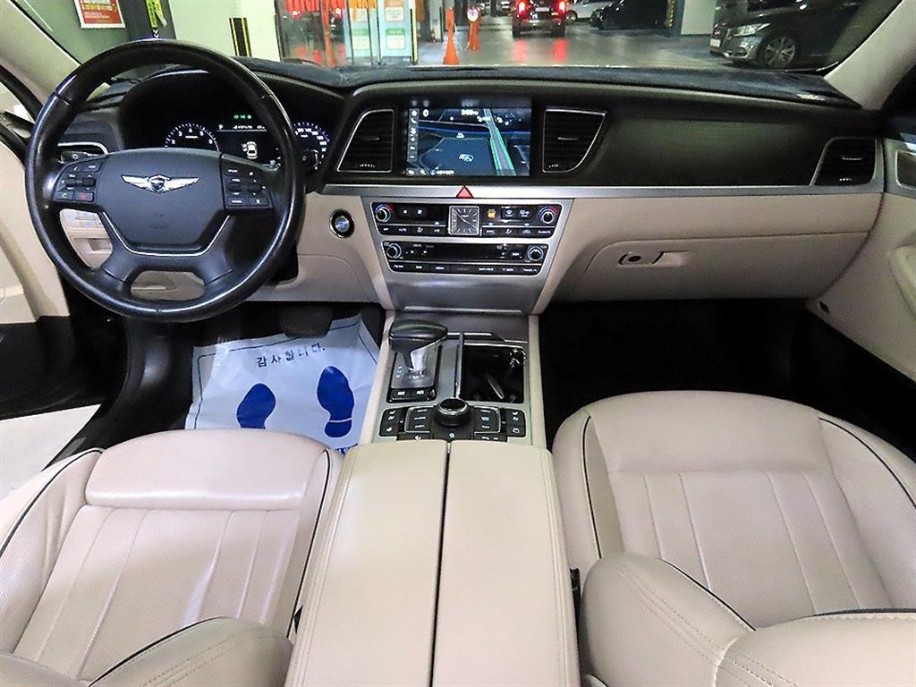 Genesis G80 - Vista 10