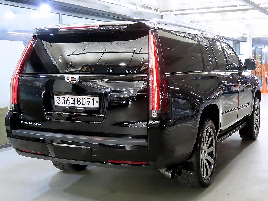 Cadillac Escalade - Vista 4