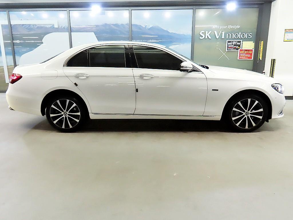 Mercedes Benz E class - Vista 3