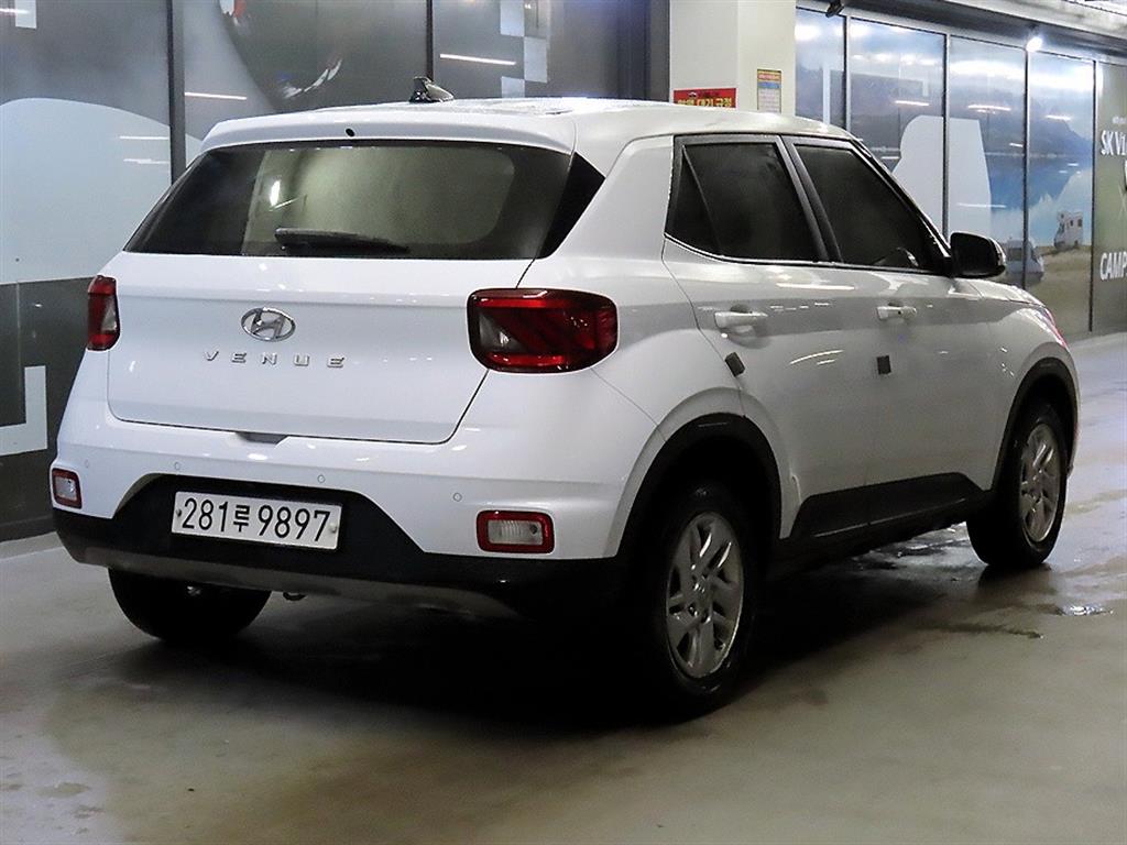 HYUNDAI Venue - Vista 4