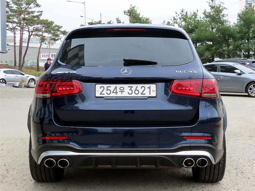 Mercedes Benz GLC Class - Vista 4