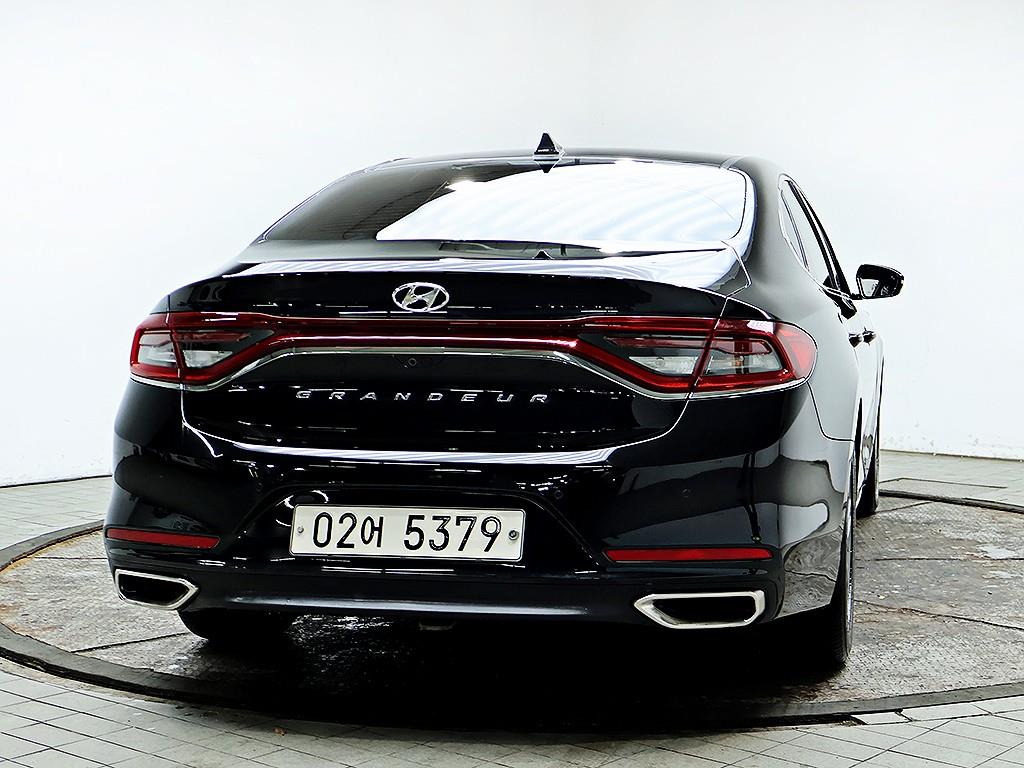 HYUNDAI Grandeur - Vista 5