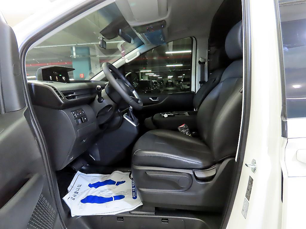 HYUNDAI Staria - Vista 6