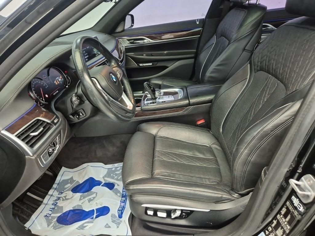 BMW 7 Series - Vista 11