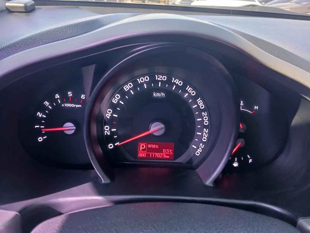 KIA Sportage - Vista 6