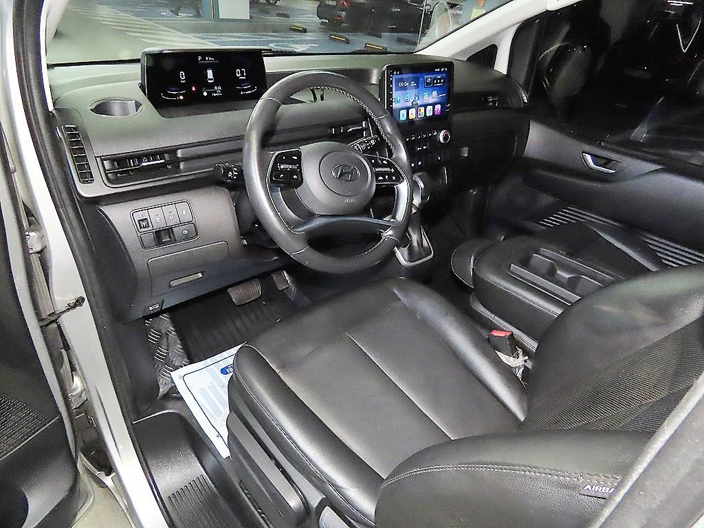 HYUNDAI Staria - Vista 10