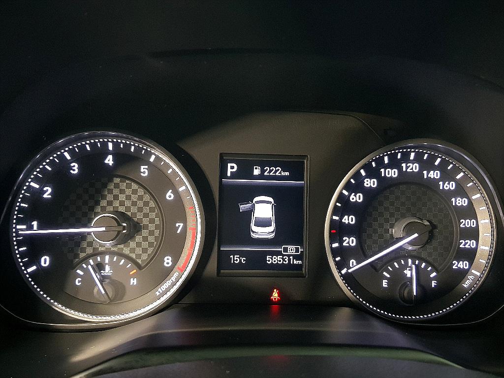 HYUNDAI Avante - Vista 7