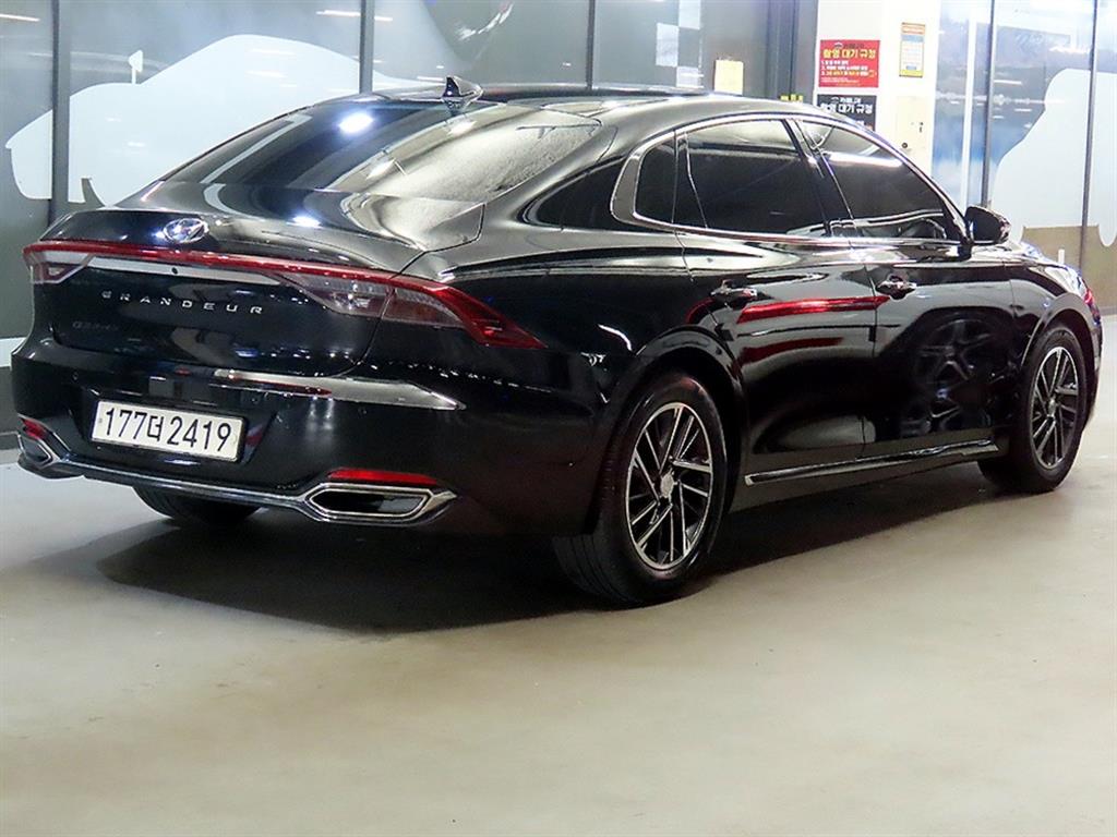 HYUNDAI Grandeur - Vista 4